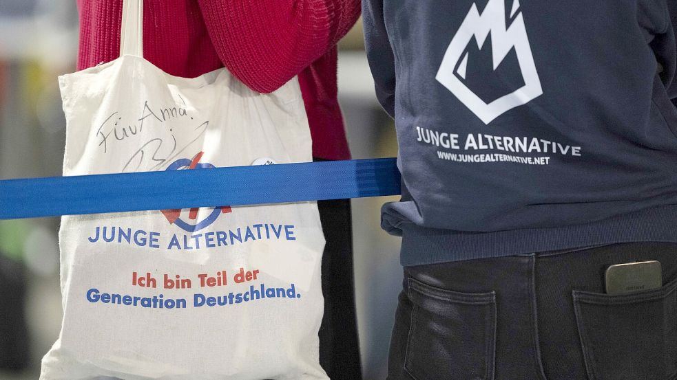 Die Jugendorganisation der AfD galt als gesichert rechtsextremistisch und wurde aufgelöst. Ihr Nachfolger soll Ende November gegründet werden. Ein mögliches Logo ist bereits markenrechtlich geschützt. Foto: dpa | Sebastian Kahnert