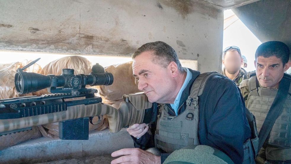 Israels Verteidigungsminister Katz drohte laut der Nachrichtenseite „ynet“ mit einer Wiederaufnahme der Kämpfe. Foto: Ariel Hermoni/Verteidigungsminis