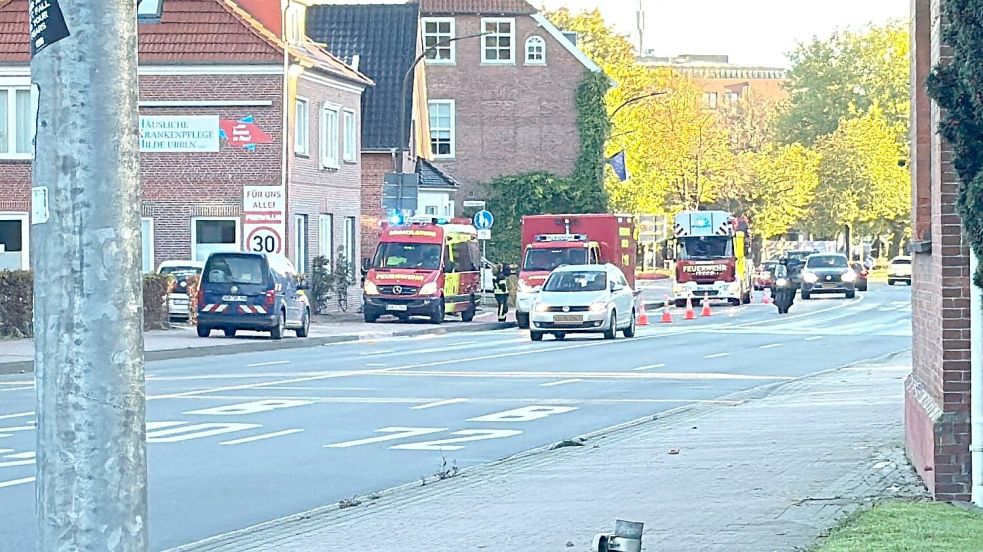 Der Einsatz im Collmannsgang hatte auch Auswirkungen auf den Verkehr auf der Von-Jhering-Straße. Foto: Alessandro Cipolla
