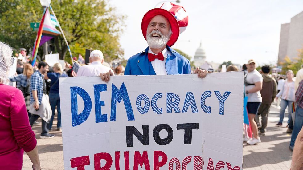 Seit Trumps zweiten Amtsantritt hat es in den USA deutlich mehr Demonstrationen als in seiner ersten Amtszeit gegeben. Foto: Jose Luis Magana/FR159526 AP/AP/