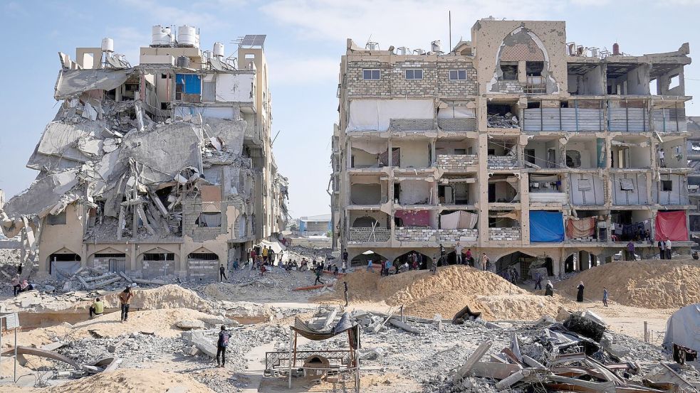 Im Gazastreifen werden noch die sterblichen Überreste von 16 Leichen vermutet. Foto: Abdel Kareem Hana/AP/dpa