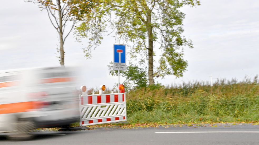 Straßensperrungen und Umleitungen sorgen in der Krummhörn bei manchen Autofahrern aktuell für Verwirrung. Foto: Heinz Wagenaar