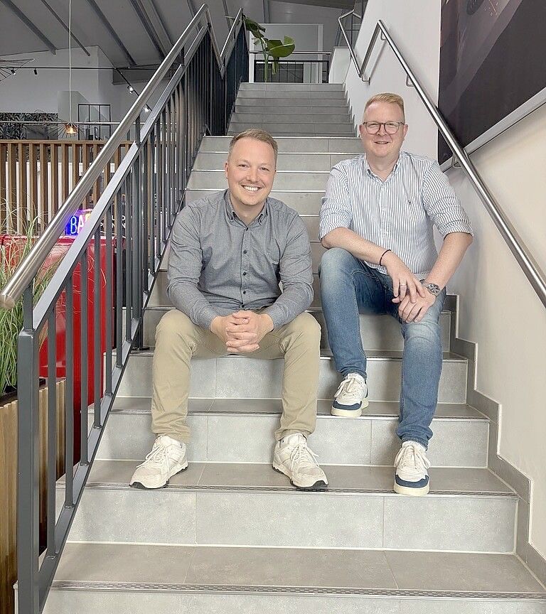 Die Küchenteam-Geschäftsführer Sascha Jacobs und Frank Fleßner freuen sich auf Eventkoch Ralf Marschalek - und auf viele Besucher.