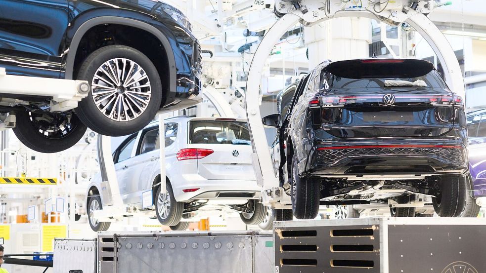 Die Produktion bei VW läuft auch nächste Woche weiter. (Archivbild) Foto: Julian Stratenschulte