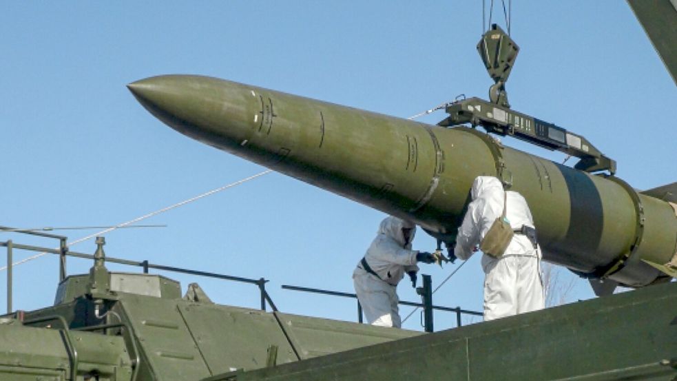 Das russische Militär feuert immer wieder ballistische Raketen auf Ziele in der Ukraine ab. (Archivbild) Foto: -/Russian Defense Ministry Press