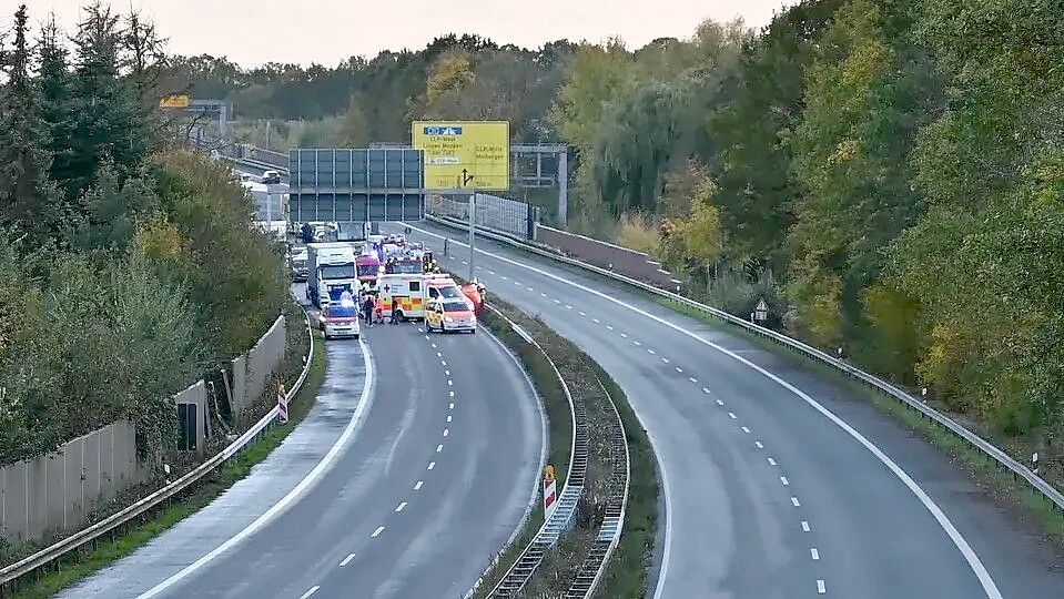 Die Bundesstraße 213 wurde zwischen den Anschlussstellen Molbergen und Friesoythe gesperrt. Foto: Hermes