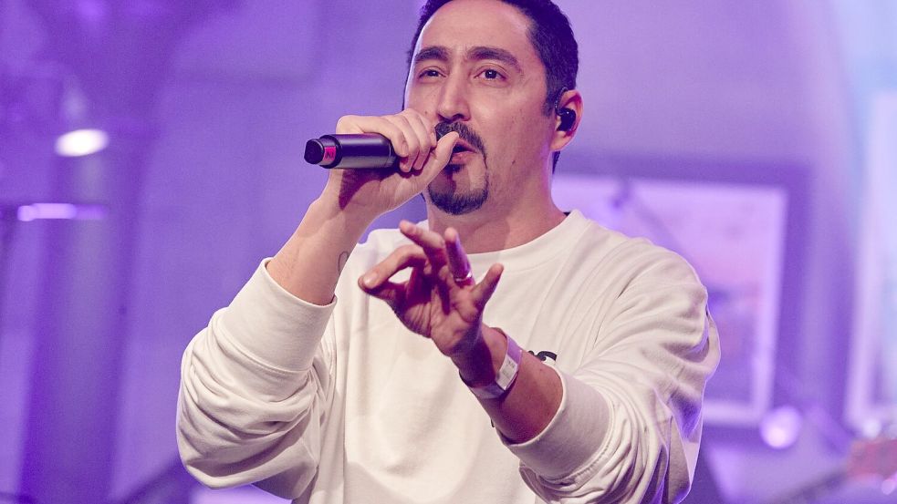 Der Rapper Eko Fresh thematisiert in seinem neuen Song „Friedrich“ subtilen Rassismus und schlechte Startchancen für junge Menschen mit Migrationshintergrund. (Archivfoto) Foto: Georg Wendt