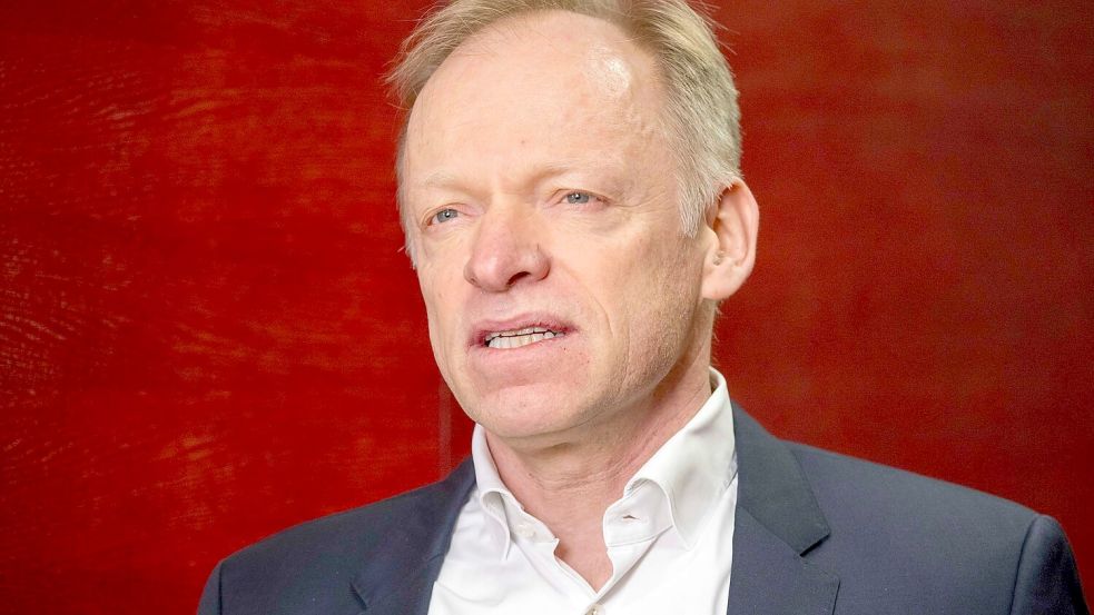 Ifo-Chef Fuest schlägt Alarm: „Die Lage ist mittlerweile dramatisch.“ (Archivbild) Foto: Peter Kneffel/dpa