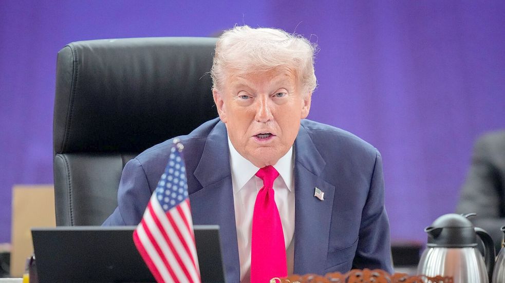 Trump ist derzeit in Asien unterwegs. Foto: Vincent Thian/AP POOL/AP/dpa