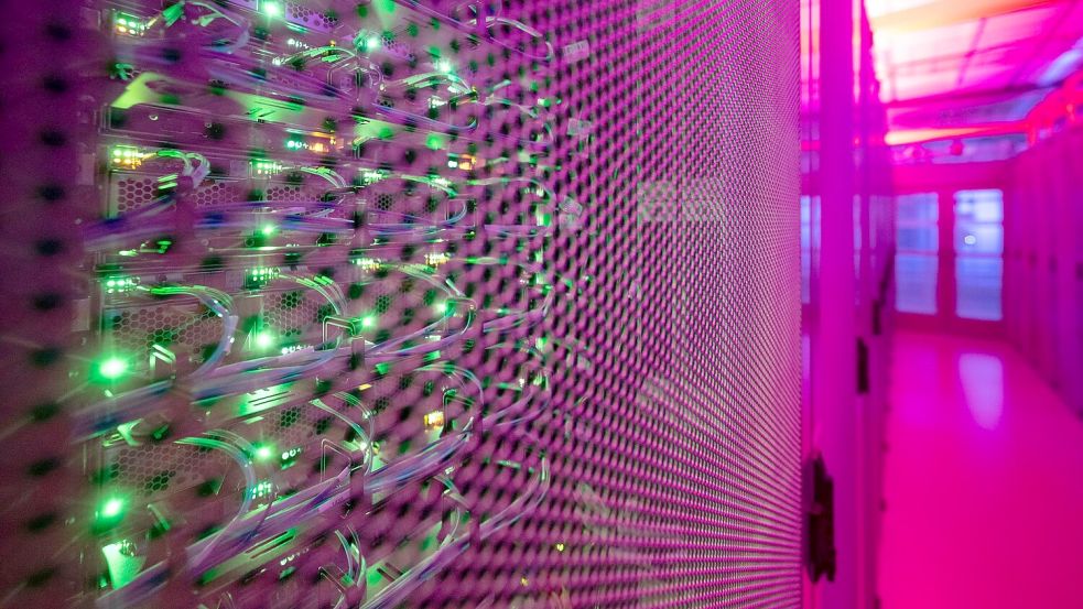 Die Bevölkerung in Deutschland steht dem weiteren Ausbau von Rechenzentren in der Bundesrepublik zunehmend kritisch gegenüber. (Archivbild) Foto: Sebastian Gollnow