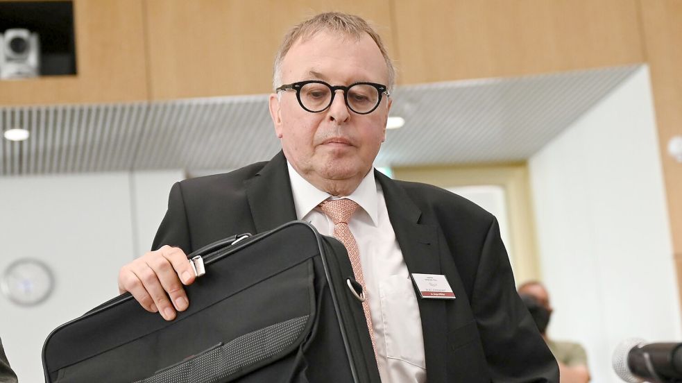 Pföhler war bei der Flutkatastrophe Landrat im Landkreis Ahrweiler. (Archivbild) Foto: Arne Dedert