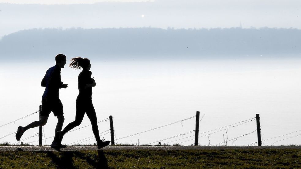 Wenn Frau und Mann zusammen joggen, hat das nicht dieselbe Wirkung. (Illustration) Foto: Felix Kästle