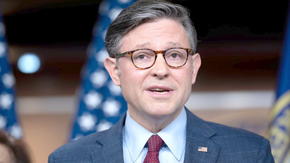 Der republikanische Vorsitzende des Repräsentantenhauses, Mike Johnson, rechnet nicht mit einer dritten Amtszeit Trumps. (Archivfoto) Foto: J. Scott Applewhite/AP/dpa