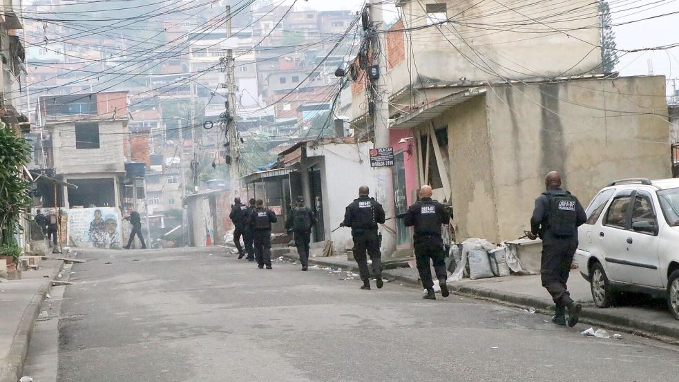 Polizisten und Kriminelle lieferten sich stundenlange Gefechte. Foto: Jose Lucena