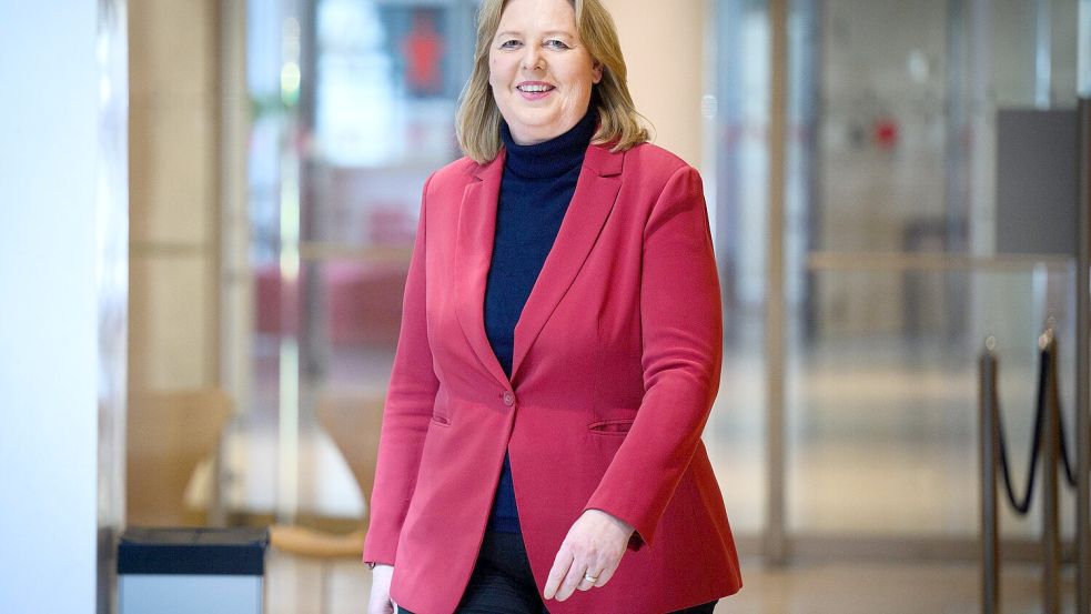 Bärbel Bas, Bundesministerin für Arbeit und Soziales und Bundesvorsitzende der SPD, begrüßte den Vorschlag der Mindestlohnkommission und bekundete ihren Respekt für den beschlossenen Kompromiss. Foto: dpa/Bernd von Jutrczenka