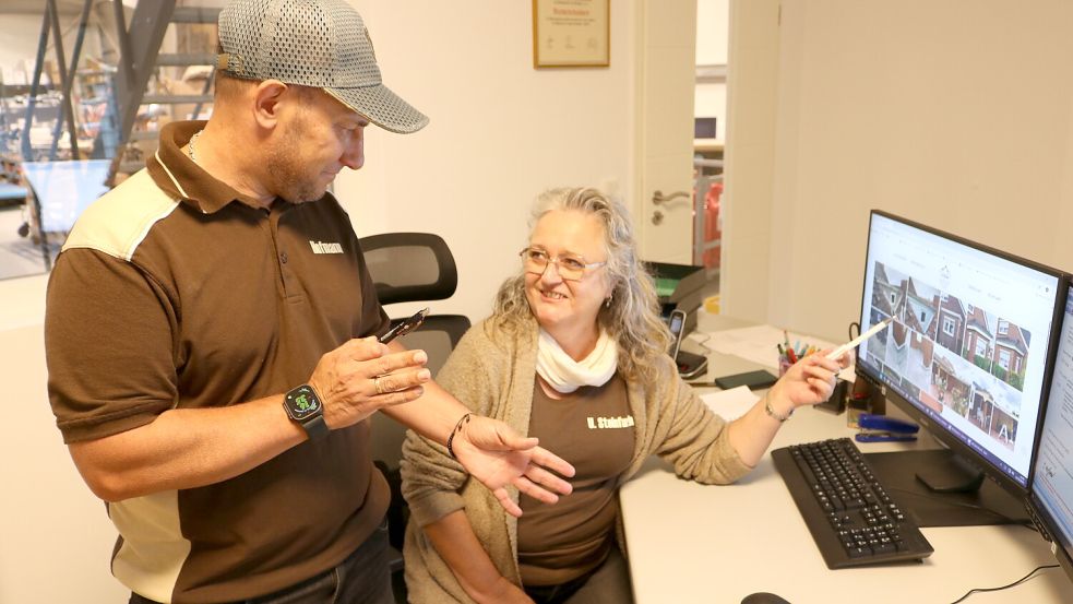 Johann Hofmann kann sich in der Verwaltung auf seine neue Mitarbeiterin Ute Steinfurth verlassen.