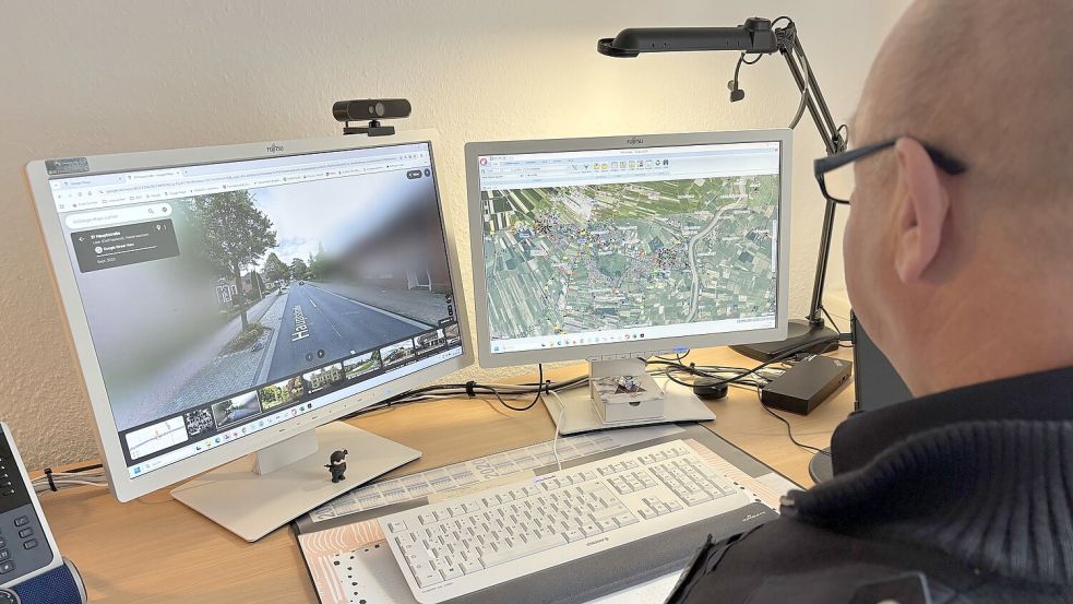 Die Karte an der Wand ist in den Computer gewandert. Am Rechner kann Hans-Günter Jelting Gefahrenstellen begutachten. Foto: Oliver Bär