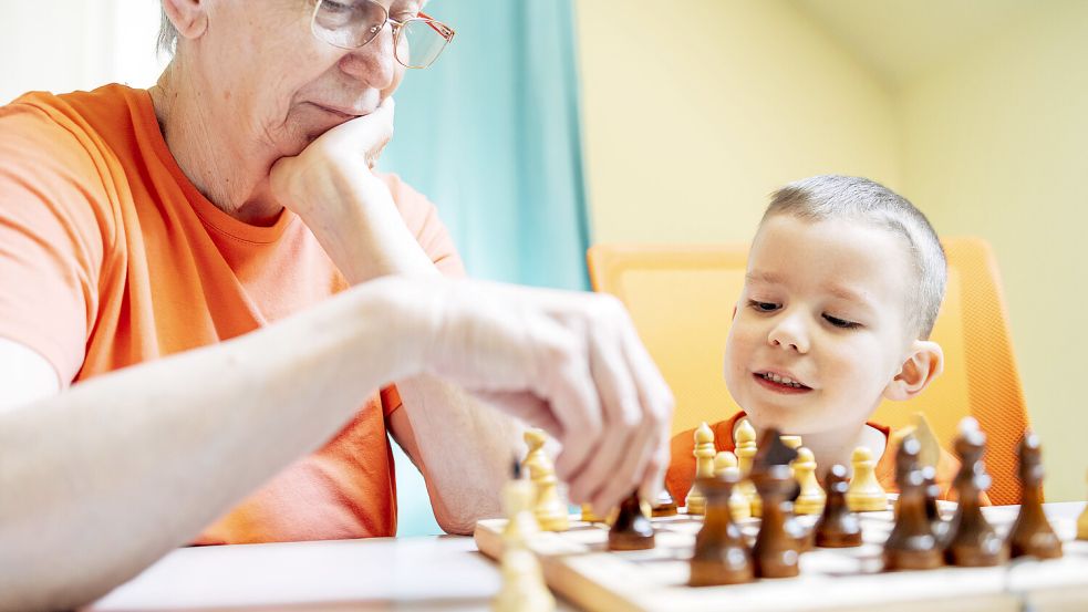 Zuerst geht es rapide auf und ab 30 nimmt es stetig ab: so die gängige Vorstellung über unsere kognitive Leistungsfähigkeit. Wissenschaftler aus Australien haben nun herausgefunden, warum das nicht stimmt. Foto: IMAGO/Westend61