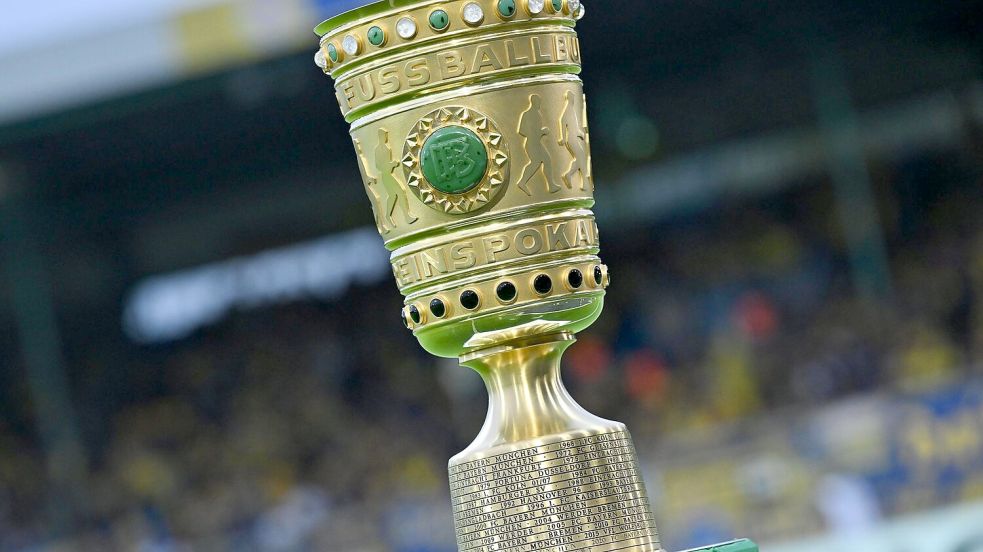 Die begehrte Trophäe im DFB-Pokal Foto: Swen Pförtner