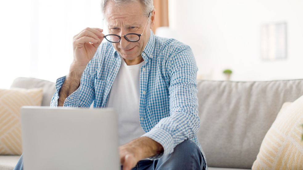 Die Digitalisierung unseres Alltags hat viele Vorzüge. Doch der rasante Fortschritt birgt auch die Gefahr der Ausgrenzung. Foto: IMAGO/YAY Images