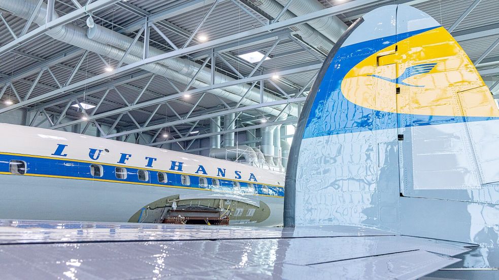 Ein Lufthansa-Flugzeug am Flughafen Münster/Osnabrück: Der Konzern hatte angekündigt, wegen hoher Standortkosten die Streichung zahlreicher Inlandsverbindungen zu prüfen – darunter auch die Strecke zwischen dem FMO und München. Foto: André Havergo