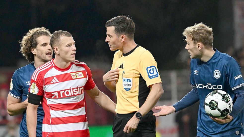 Viele Schiedsrichter, hier Harm Osmers, standen in der zweiten Pokal-Runde im Fokus. Foto: Soeren Stache