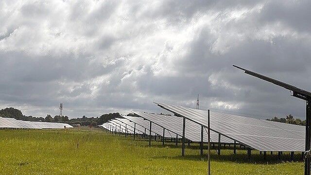 In Leer-Eisinghausen gibt es bereits einen Solarpark. Foto: Tatjana Gettkowski/ Archiv