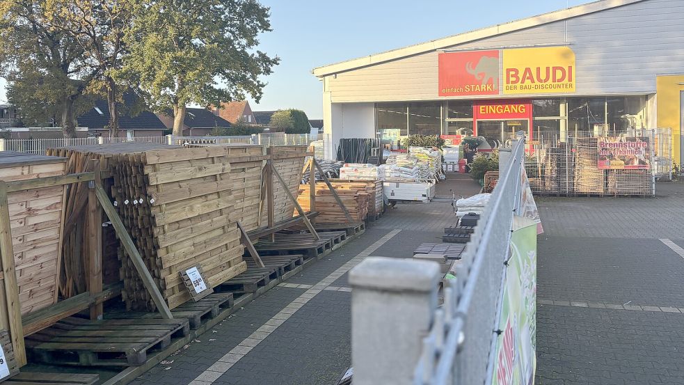 Der Baudi-Markt in Rhauderfehn hat am 20. Dezember 2025 zum letzten Mal seine Türen geöffnet. Der Baumarkt wird danach geschlossen. Foto: Carsten Ammermann