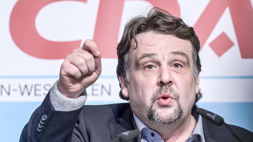 Kritisiert einen familienfeindlichen Vorstoß der Arbeitgeber: CDA-Chef Dennis Radtke. Foto: IMAGO/Svenja Hanusch