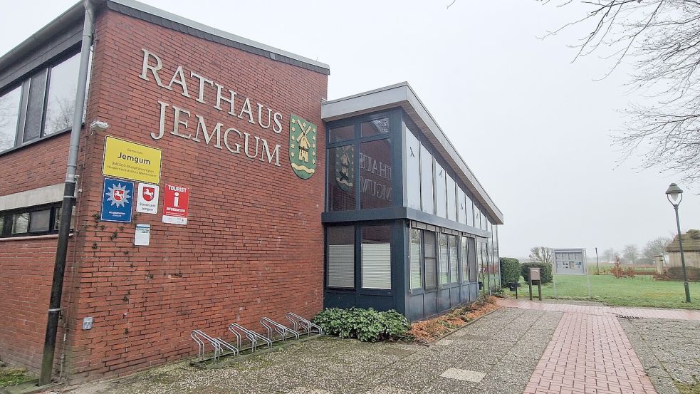 Rote Zahlen schreibt auch die Gemeinde Jemgum. Der Haushaltsplanentwurf für 2026 stellt die Kommunalpolitik vor Herausforderungen. Foto: Tatjana Gettkowski/Archiv