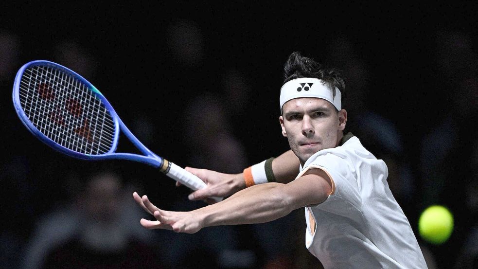 Für Daniel Altmaier ist in Paris im Achtelfinale Endstation. Foto: Julien De Rosa/AFP/dpa