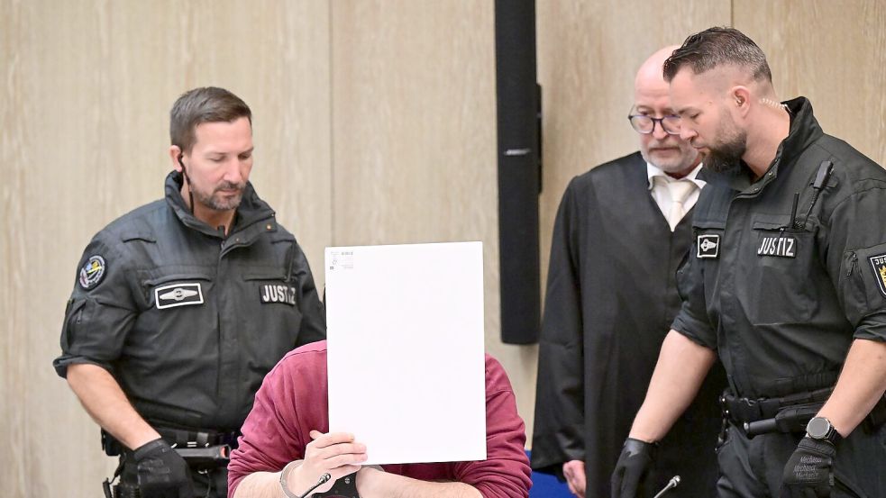 Der Angeklagte äußerte sich via seinem Verteidiger Uwe Kosmala zur Tat. Foto: Bernd Weißbrod