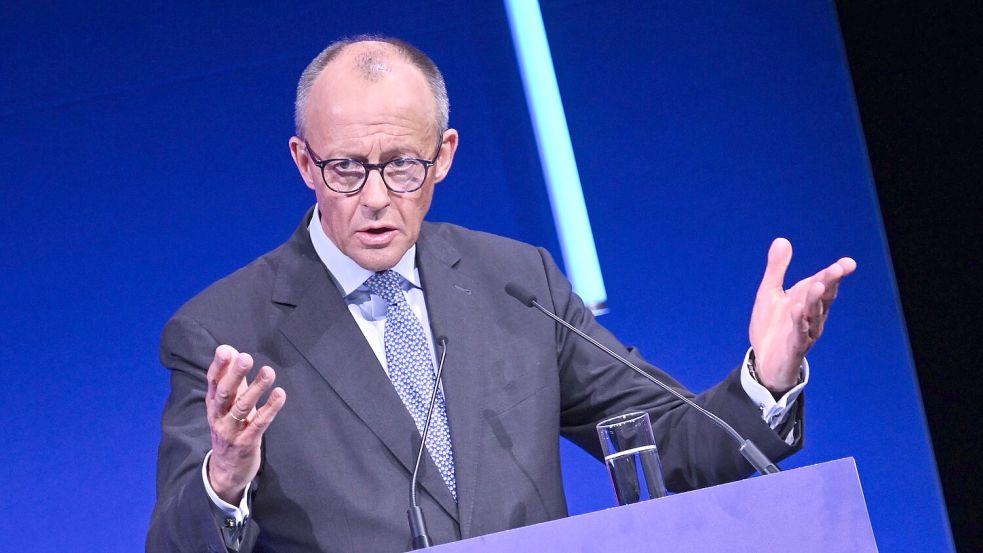 Friedrich Merz appelliert an die Menschen in Ostfriesland, „vertrauensvoll guten, lokalen Journalismus“ zu unterstützen, „wie ihn die Ostfriesen-Zeitung bietet“. Foto: Britta Pedersen/DPA