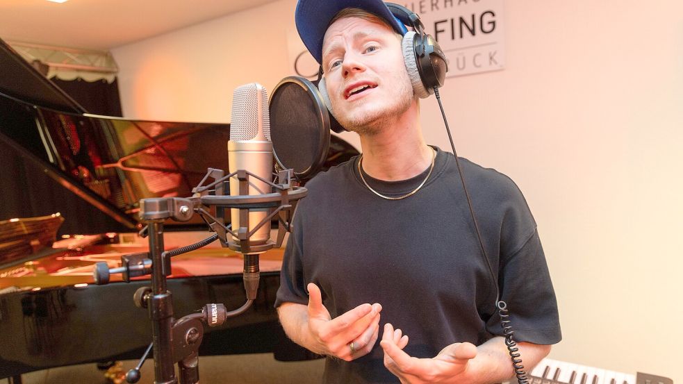 Geht es nach Björn Amadeus Kahl, dann tritt er mit seinem Song beim nächsten ESC in Wien an. Wie klingt der? Foto: André Havergo