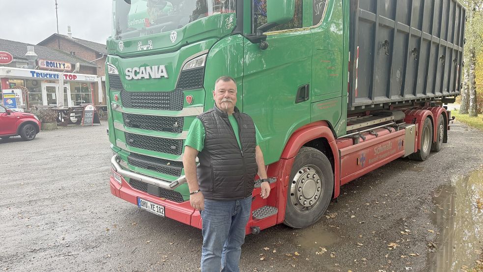 Lkw-Fahrer Michael hält zwei- bis dreimal die Woche bei „Rolly‘s Trucker Stop“ an. Foto: Ankea Janßen