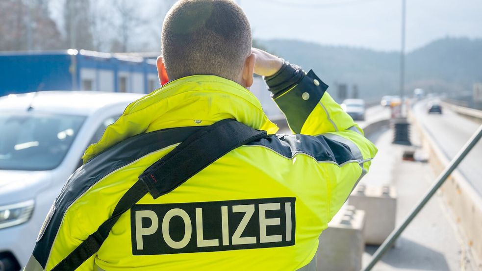 Die Zahl der Asylerstanträge ist zurückgegangen - das Bundesinnenministerium führt das auch auf Grenzkontrollen zurück. (Symbolbild) Foto: Harald Tittel