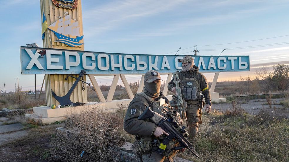 Russische Angriffe treffen ukrainische Zivilisten. (Archivbild) Foto: Bernat Armangue/AP/dpa