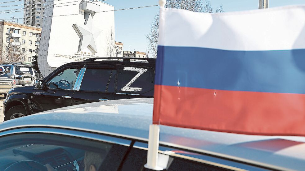 Propagandistisch aufgeladen: Symbole, die mit Russlands Krieg gegen die Ukraine assoziiert sind. Spielen sie bald womöglich auch im Osnabrücker Nachtleben eine Rolle? Foto: IMAGO/Dmitry Rogulin