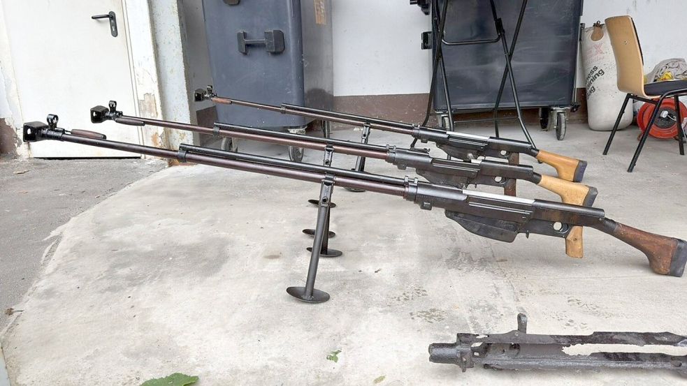 Die Remscheider Ermittler sind in einem weiteren Geheimraum fündig geworden. Foto: Polizei Wuppertal/dpa