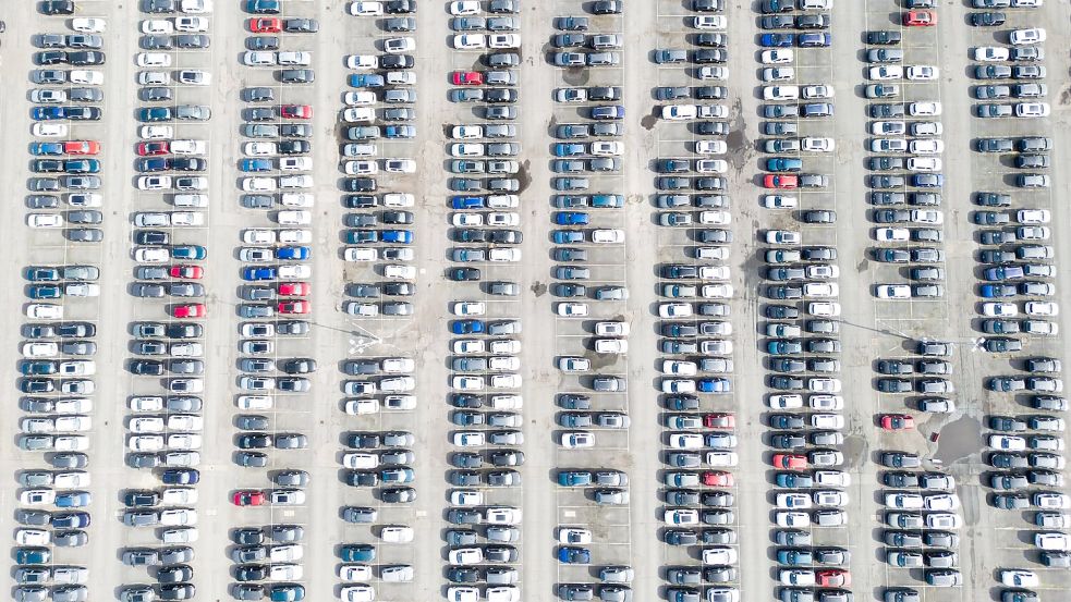 Die US-Zölle für die deutsche Autobranche sind nach dem Deal deutlich höher als vorher (Archivbild) Foto: Julian Stratenschulte