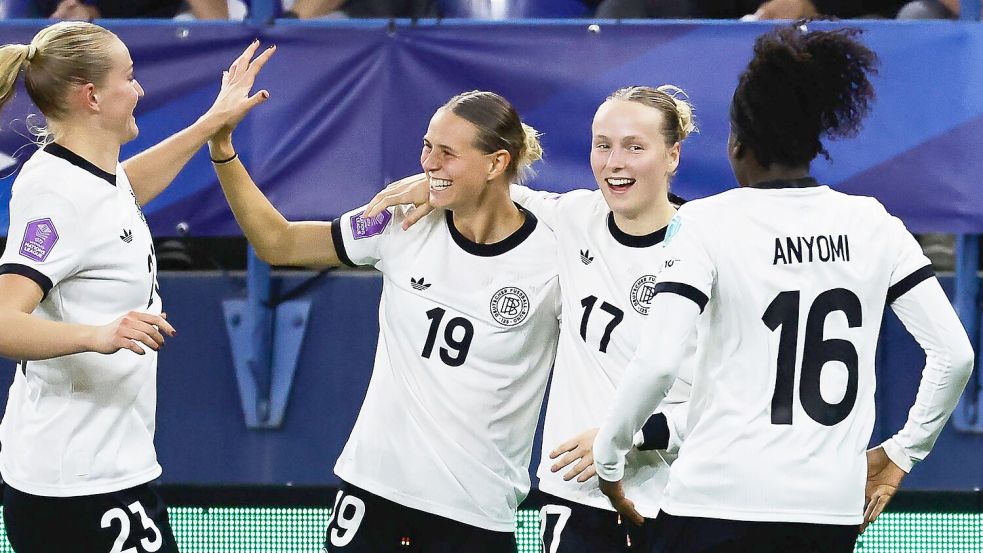 Mal wieder bei einer WM jubeln: Das ist das Ziel der deutschen Fußballerinnen. (Archivbild) Foto: Jeremias Gonzalez/AP/dpa