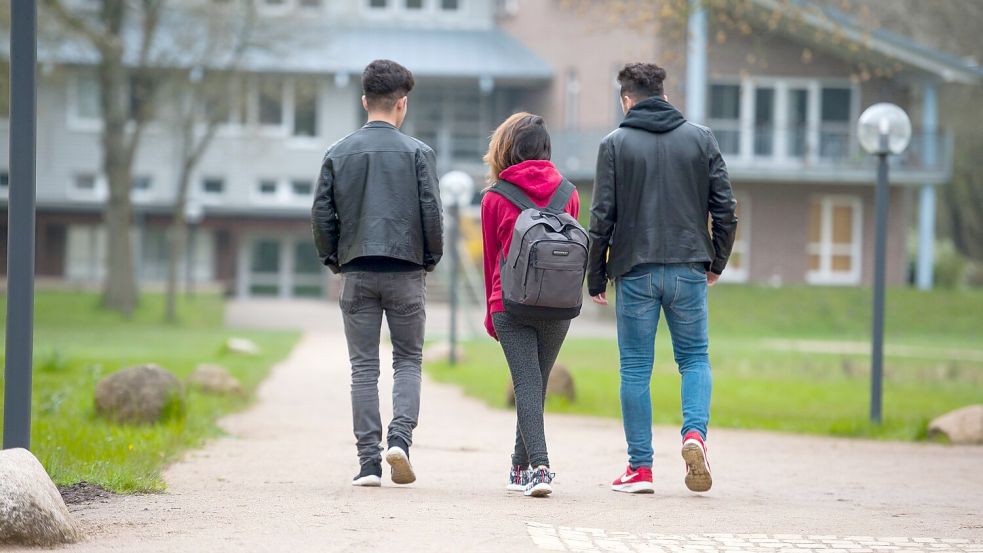 Syrische Geflüchtete auf dem Schulweg. (Archivfoto aus Niedersachsen) Foto: Philipp Schulze