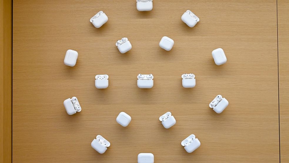 Nutzer in der EU bekommen die Live-Übersetzungsfunktion später in ihre AirPods. (Archivbild) Foto: David Hammersen