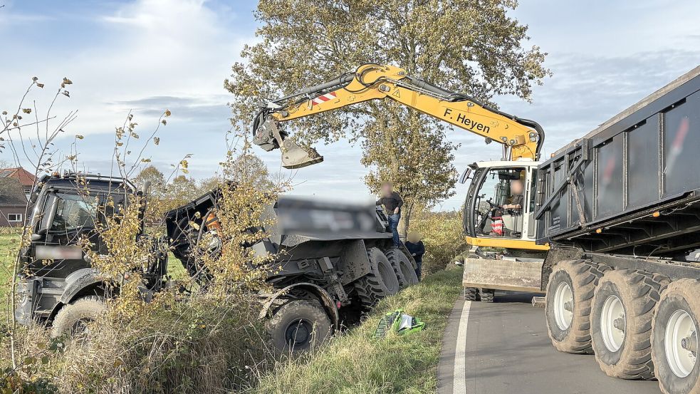 Die Bergungsarbeiten laufen. Foto: Aiko Recke