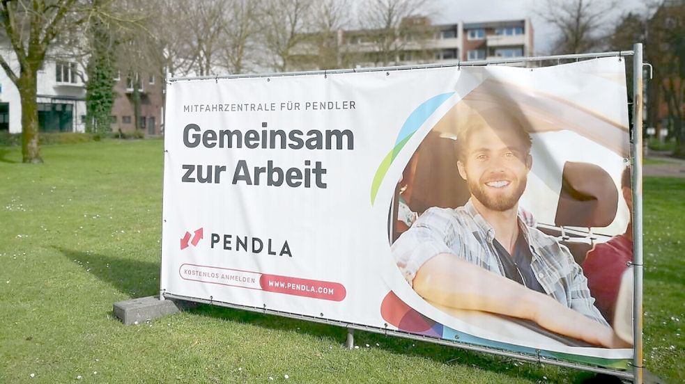 Auf dem Online-Portal Pendla können Autofahrer per Klick Mitfahrgelegenheiten anbieten und finden. Mit großformatigen Bannern wird für das Projekt geworben. Foto: Archiv/Karin Böhmer