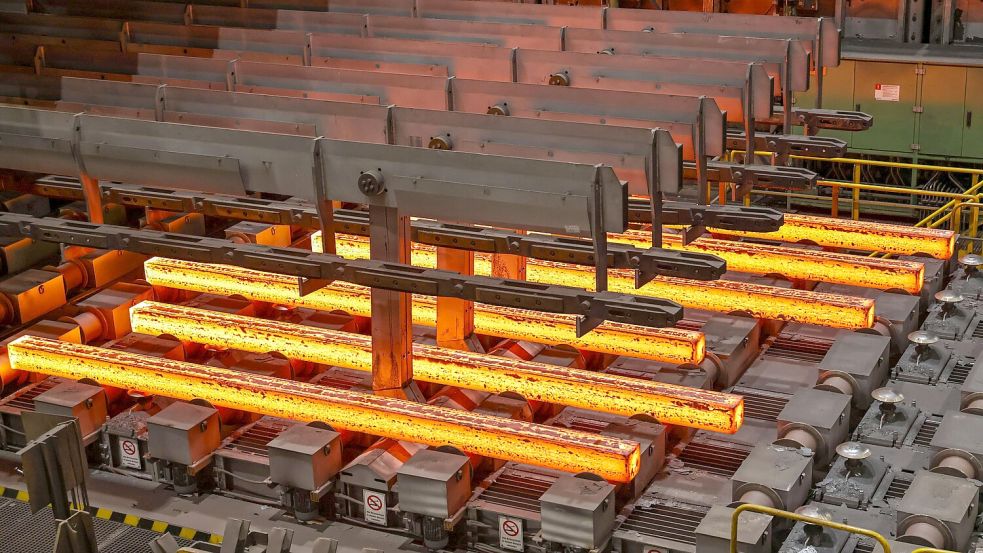 Ein Blick in das Stahlwerk in Georgsmarienhütte im Landkreis Osnabrück. Mehr als 20 Standorte hat die GMH-Unternehmensgruppe insgesamt. Foto: Jörn Martens