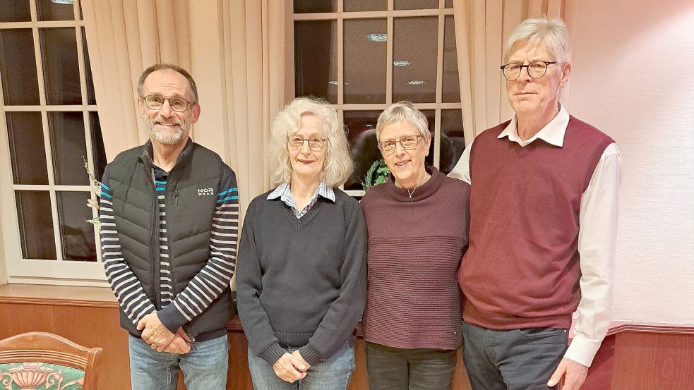 Den neuen Vorstand des Museums Norddeich Radio in Norden bilden (von links): Wilfried Venzke, Gesa Hojer, Ilse Behrends und Kuno Behrends. Foto: privat