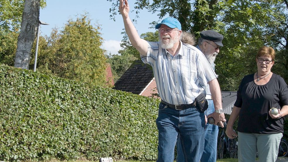 Im Spätsommer 2023 wurde die erweiterte Boule-Bahn auf dem Sandhorster Dorfplatz im Rahmen des Kinderfests eröffnet. Foto: Maike Apel