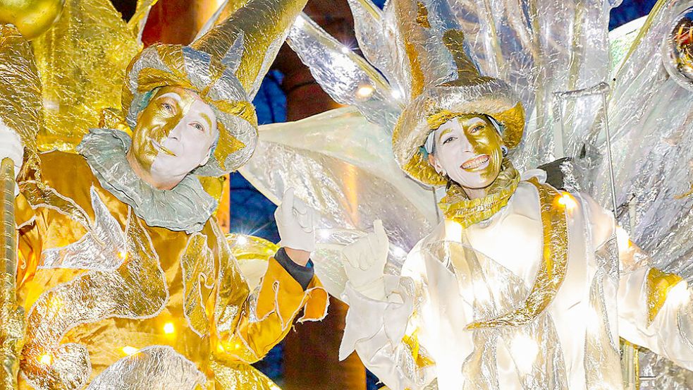 Der Walking Act „Gold und Silber“ wurde zur Lichternacht in Varel eingeladen. Foto: Veranstalter