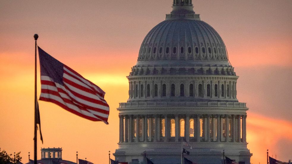 Das US-Parlament muss Einsätzen gegen Venezuela nach der Entscheidung im Senat nicht erst zustimmen. (Archivbild) Foto: Mark Schiefelbein/AP/dpa